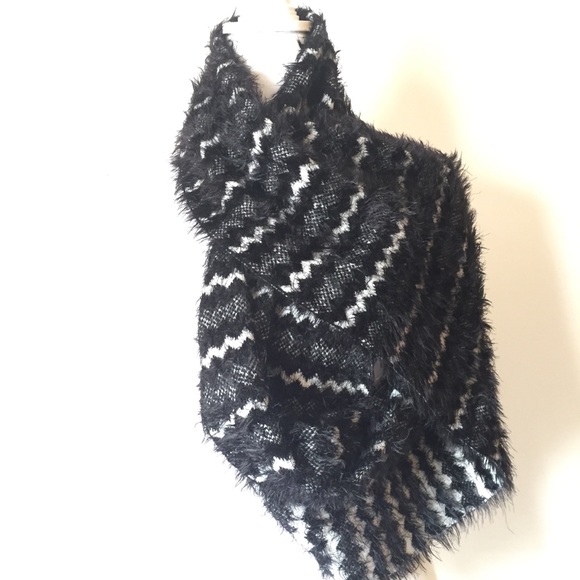 Black and white infinity scarf - Picture 1 of 1